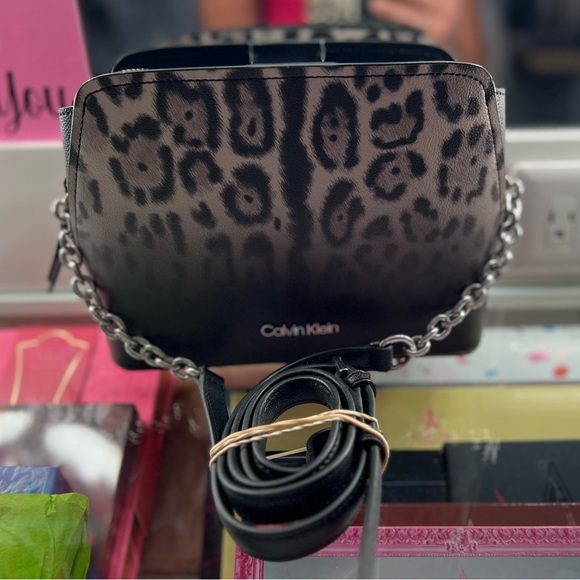 Calvin Klein: Crossbody Bag (Snow Leopard) - Picture 2 of 4